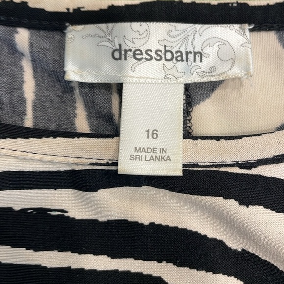 Dressbarn tee shirt style wrap dress in the mod swirl print you will love! Sz 16 - Picture 8 of 12